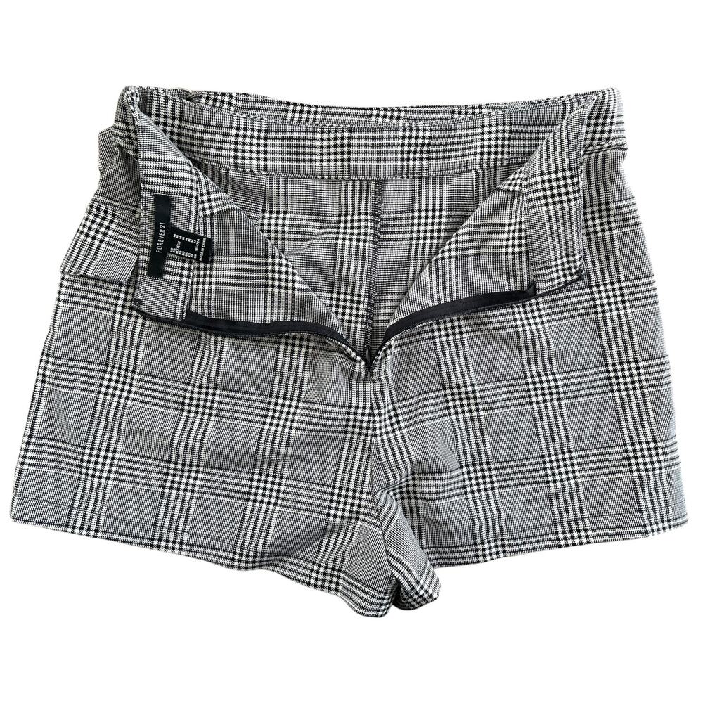 Forever 21 Black White Plaid Skort Belted Mini Skirt Shorts Size Medium - Picture 4 of 6
